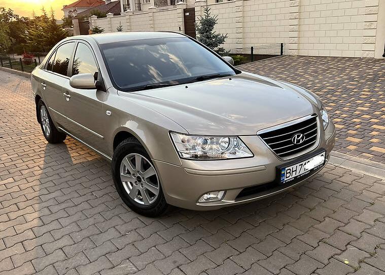 Hyundai Sonata O F F I C I A L 2009