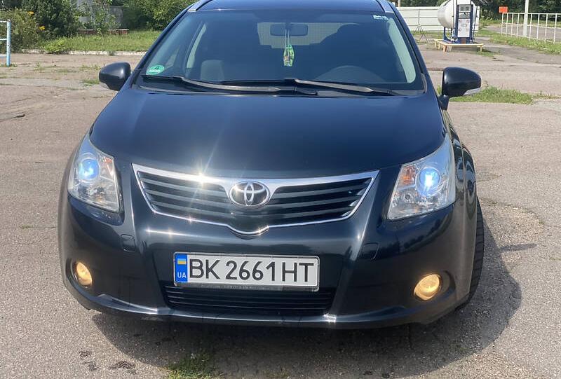 Toyota Avensis 2011