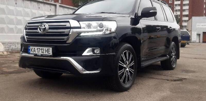 Toyota Land Cruiser 200 4.5 2010