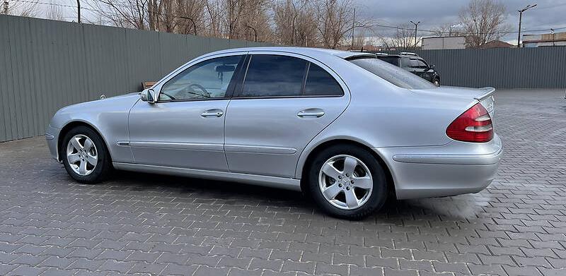 Mercedes-Benz E 220 CDI 2003