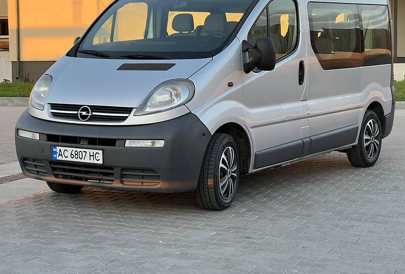 Opel Vivaro пасс. 2006