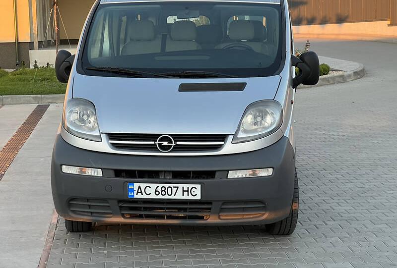 Opel Vivaro пасс. 2006