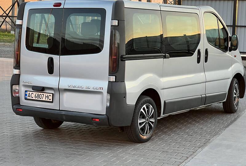 Opel Vivaro пасс. 2006
