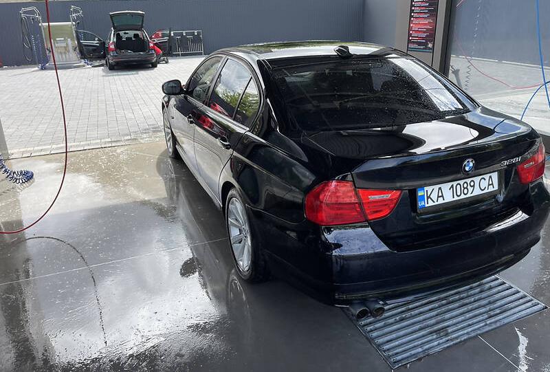 BMW 328 2011