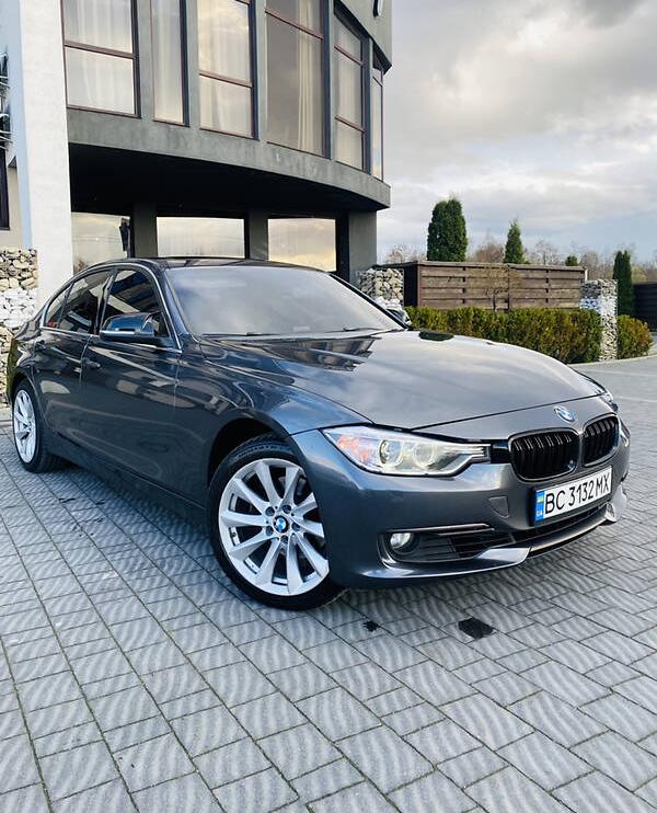 BMW 328 luxury 2012