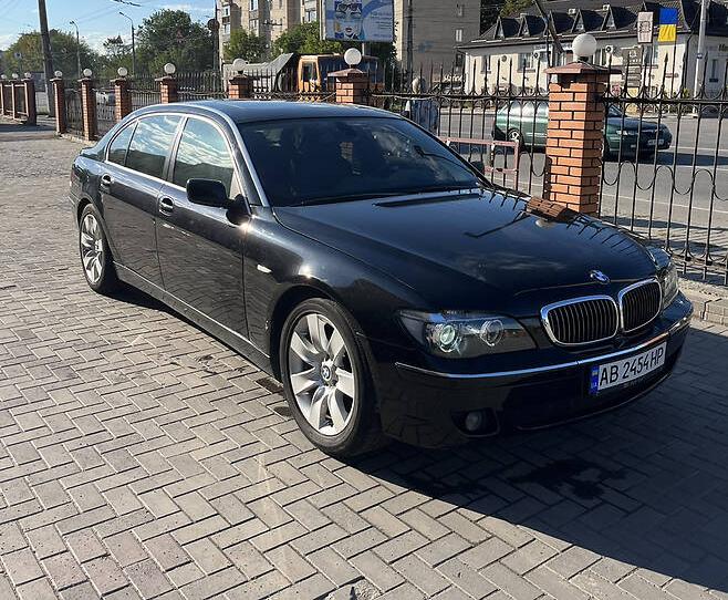 BMW 750 2006