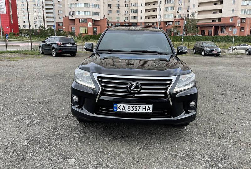Lexus LX 570 2013
