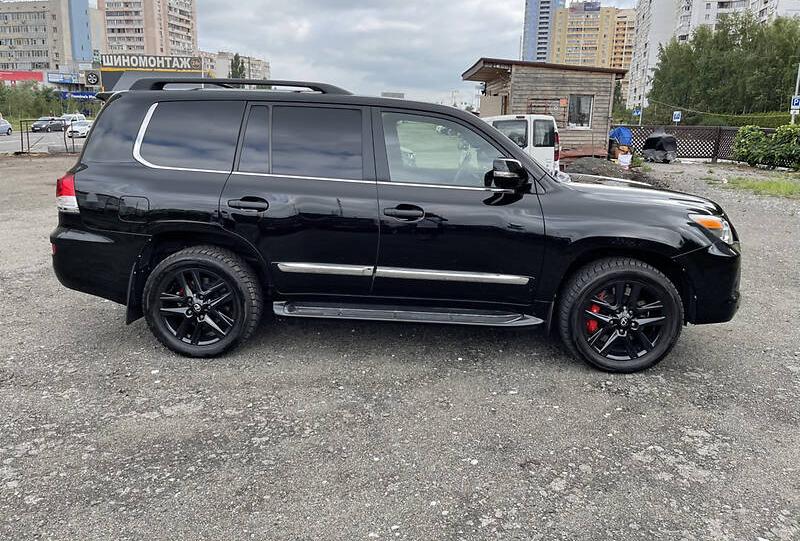 Lexus LX 570 2013