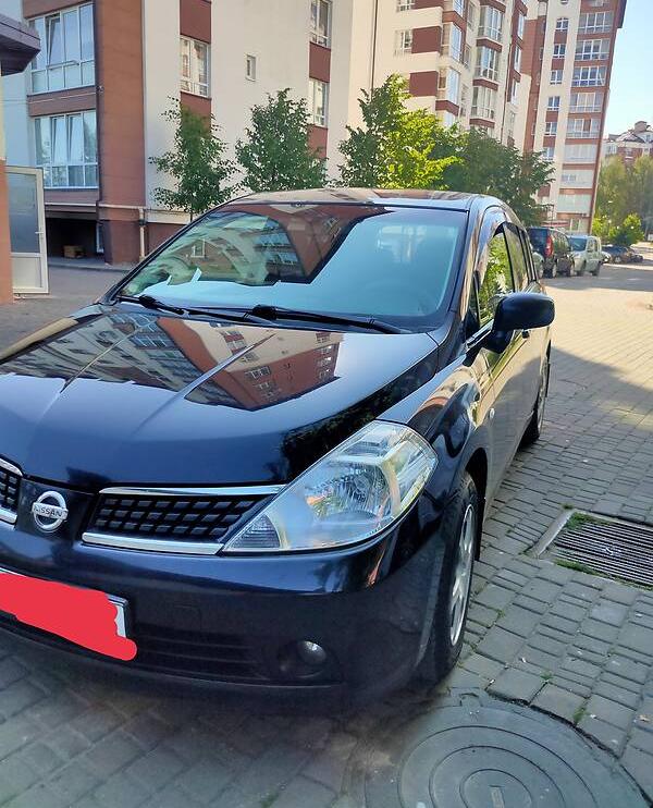 Nissan TIIDA 2008