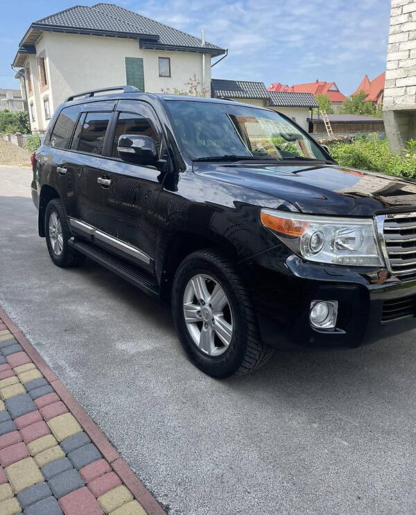 Toyota Land Cruiser 200 2012