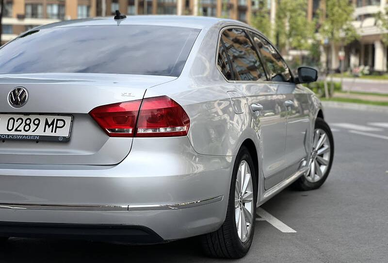Volkswagen Passat B7 2012