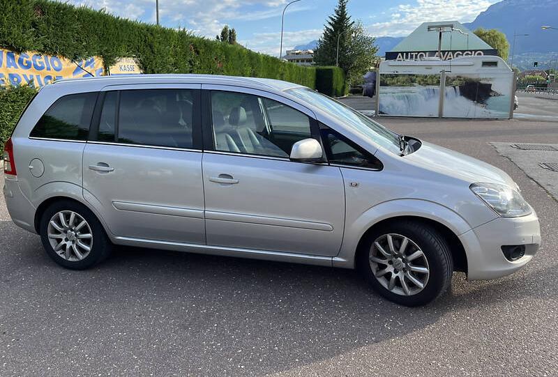 Opel Zafira 2011