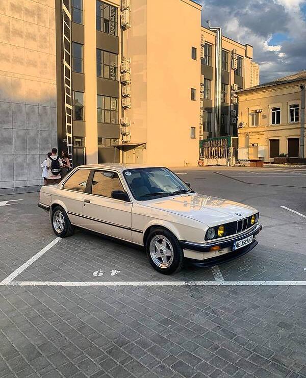 BMW 320 1985
