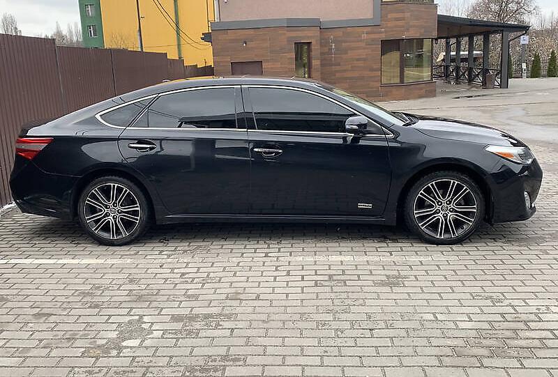 Toyota Avalon 2015