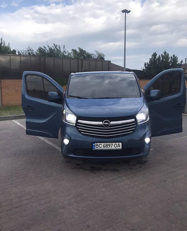 Opel Vivaro пасс. 2017