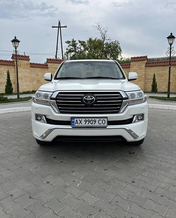 Toyota Land Cruiser 200 2016