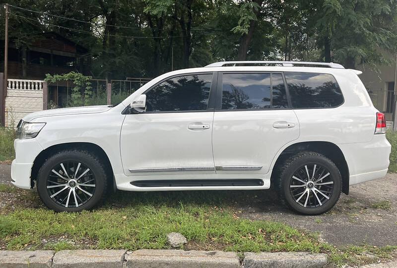 Toyota Land Cruiser 200 2010