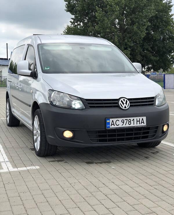 Volkswagen Caddy пасс. maxi 2.0 tdi life 2012