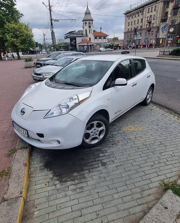 Nissan Leaf 2014