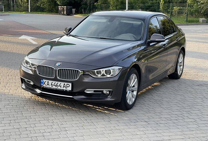 BMW 320 Modern Line 2012