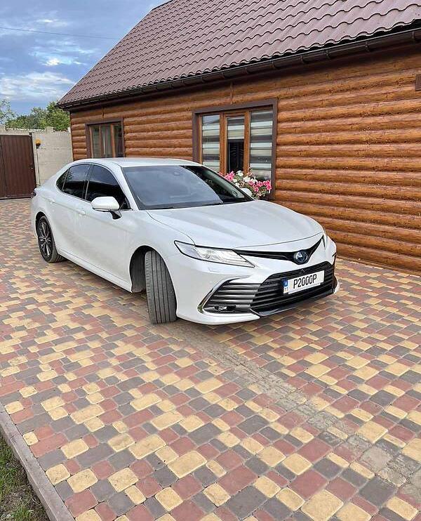 Toyota Camry 2021