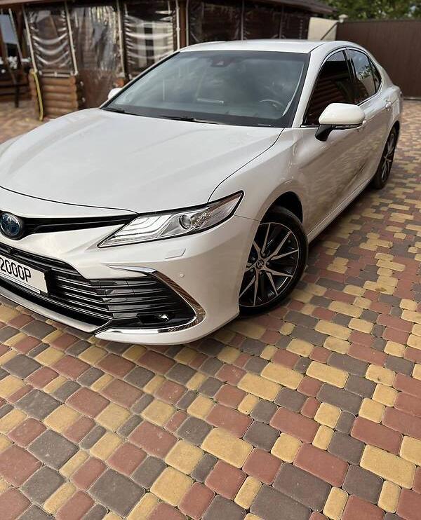 Toyota Camry 2021