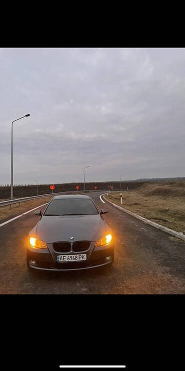 BMW 330 2008
