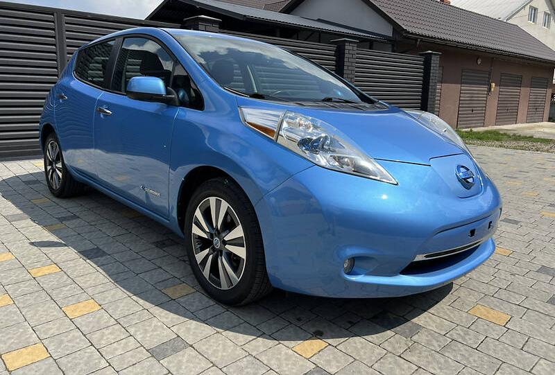 Nissan Leaf bose 2013
