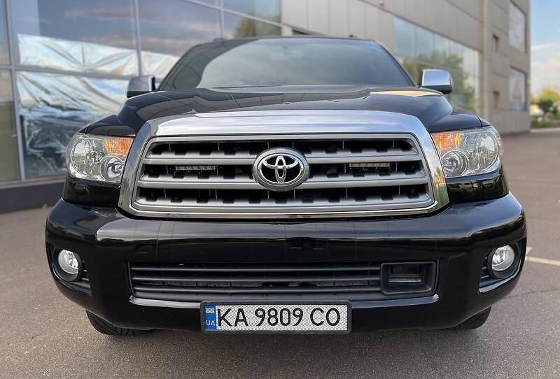 Toyota Sequoia PLATINUM  2011