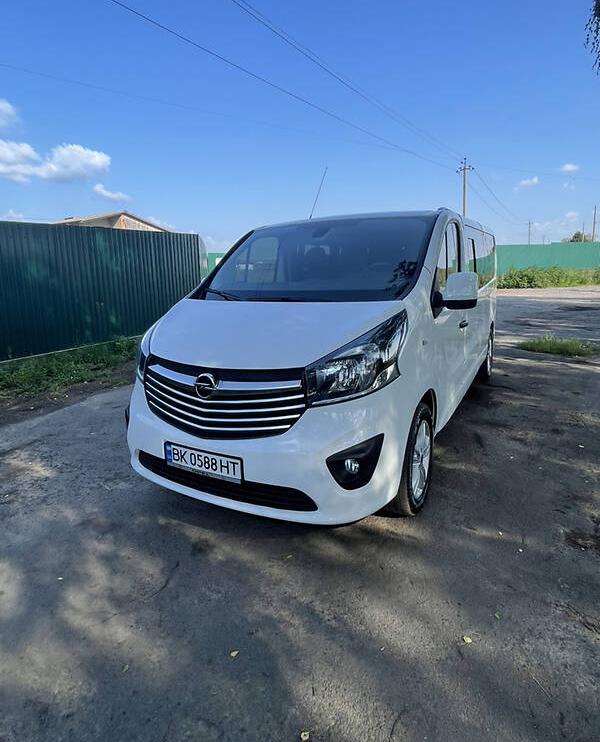 Opel Vivaro пасс. 2018