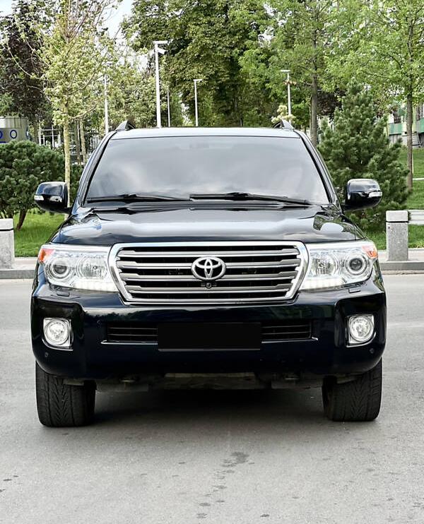 Toyota Land Cruiser 200 2012