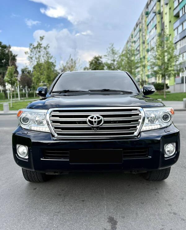 Toyota Land Cruiser 200 2012