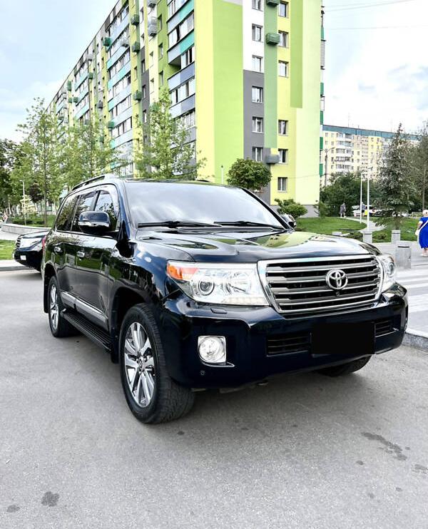 Toyota Land Cruiser 200 2012