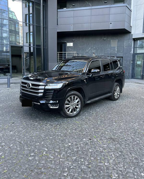 Toyota Land Cruiser 300 2021