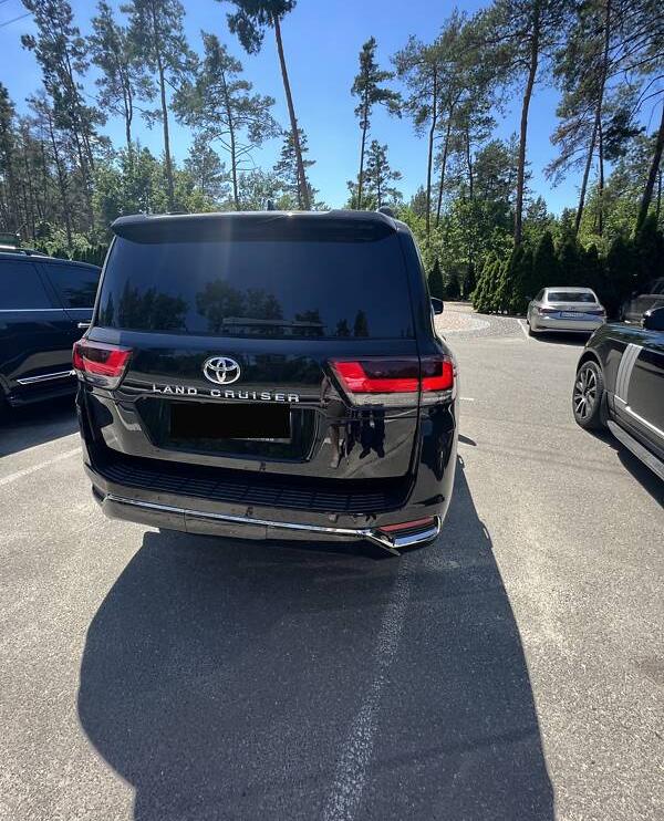 Toyota Land Cruiser 300 2021