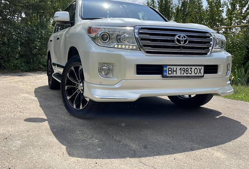 Toyota Land Cruiser 200 2012