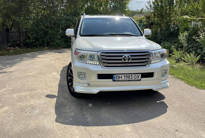 Toyota Land Cruiser 200 2012
