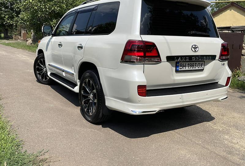 Toyota Land Cruiser 200 2012