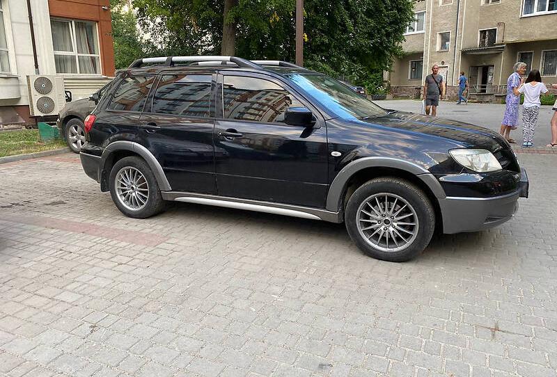Mitsubishi Outlander 2006