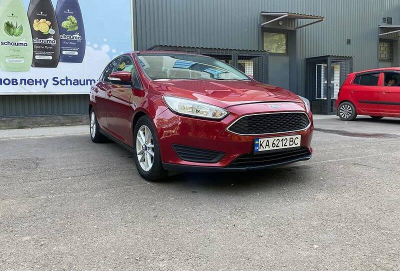Ford Focus SE  2015