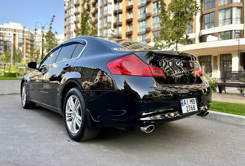 Infiniti G25 2011