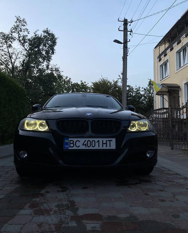 BMW 320 2011