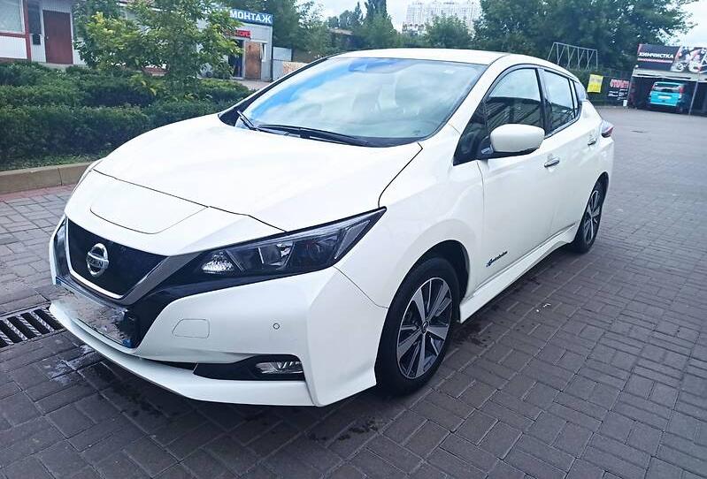 Nissan Leaf SV 2019