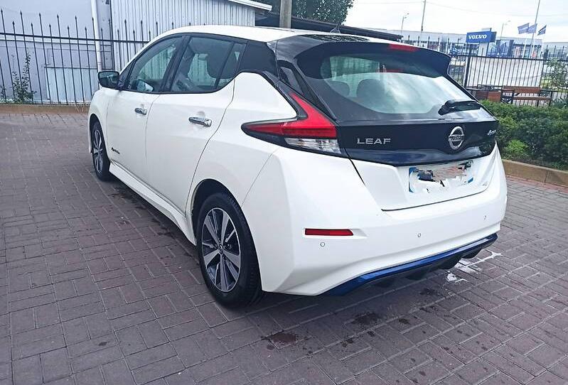 Nissan Leaf SV 2019