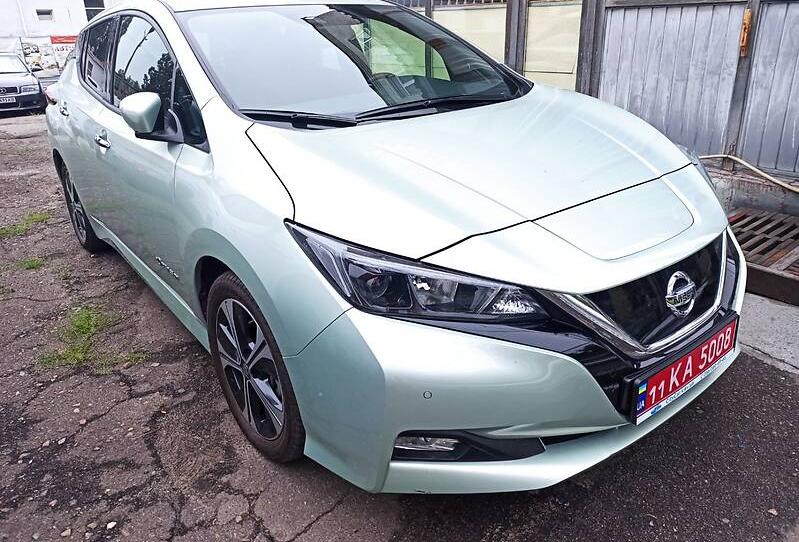 Nissan Leaf SV 2019