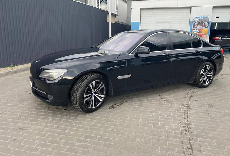 BMW 740 2010