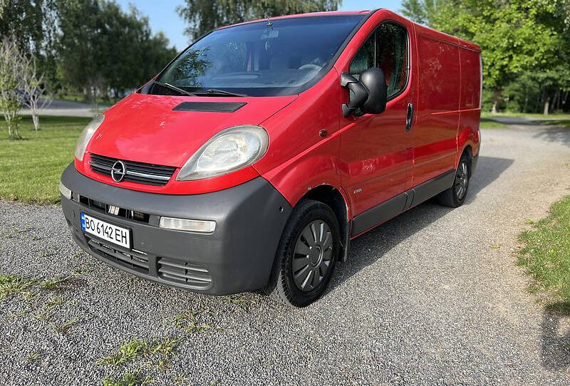 Opel Vivaro пасс. 2003