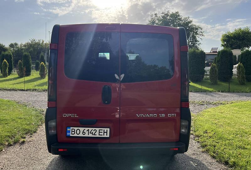 Opel Vivaro пасс. 2003
