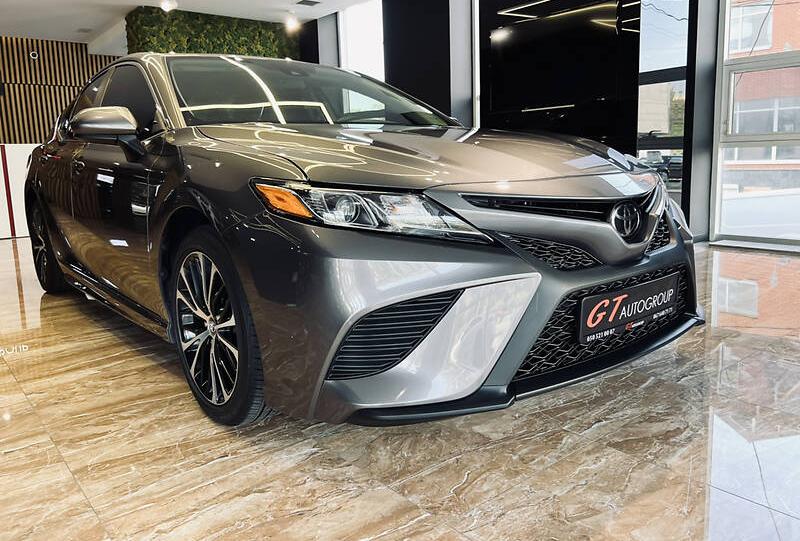 Toyota Camry SE 2019