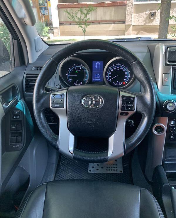 Toyota Land Cruiser Prado 150 2010